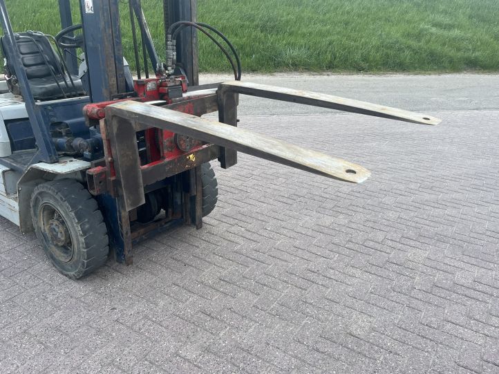 Komatsu FD 25 T -11 E  Heftruck