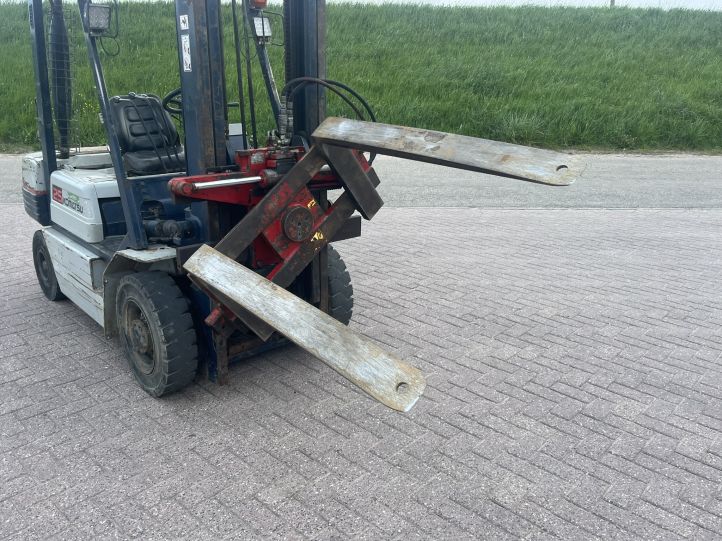 Komatsu FD 25 T -11 E  Heftruck