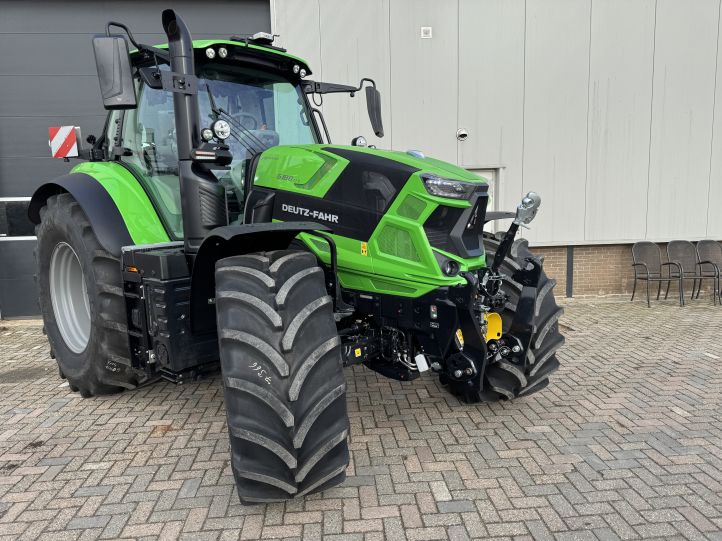 Deutz-Fahr Agrotron 6180 TTV Tractor