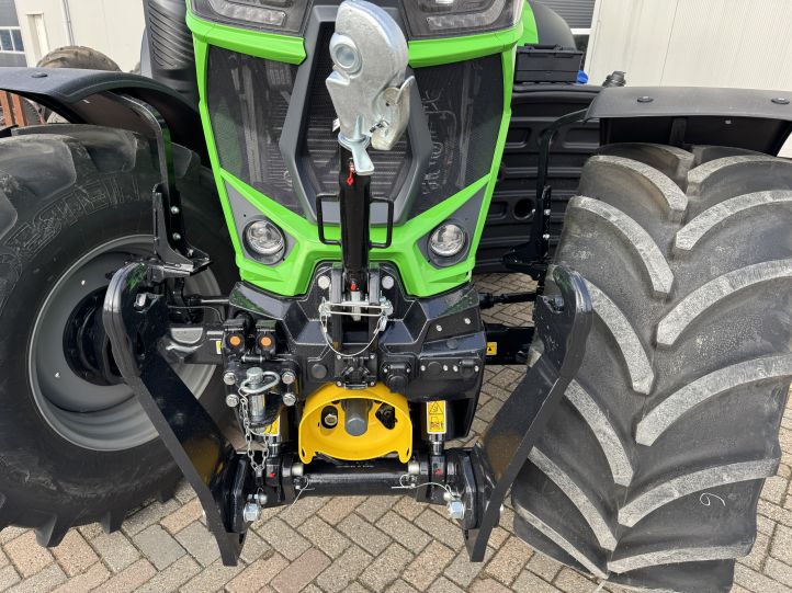 Deutz-Fahr Agrotron 6180 TTV Tractor