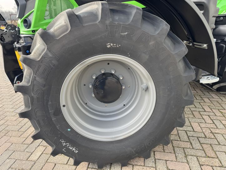 Deutz-Fahr Agrotron 6180 TTV Tractor