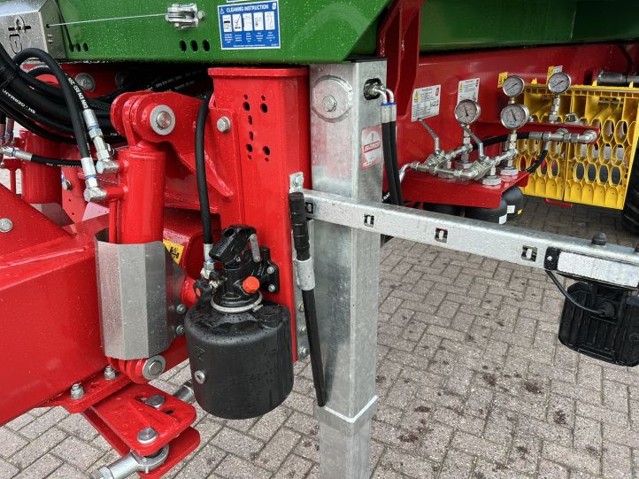 Kröger MUK303 Landbouwkipper 22T