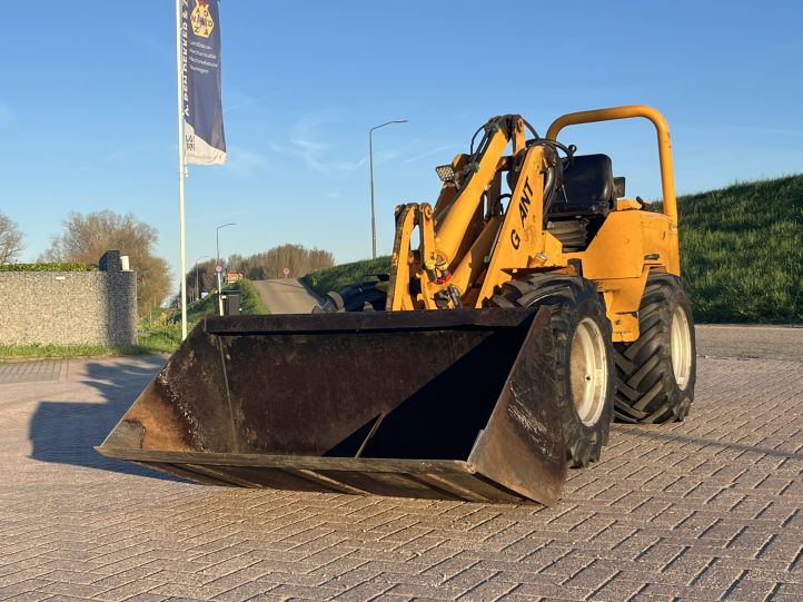 Giant V451 T Kniklader