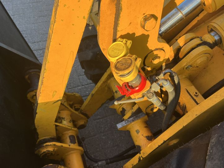 Giant V451 T Kniklader