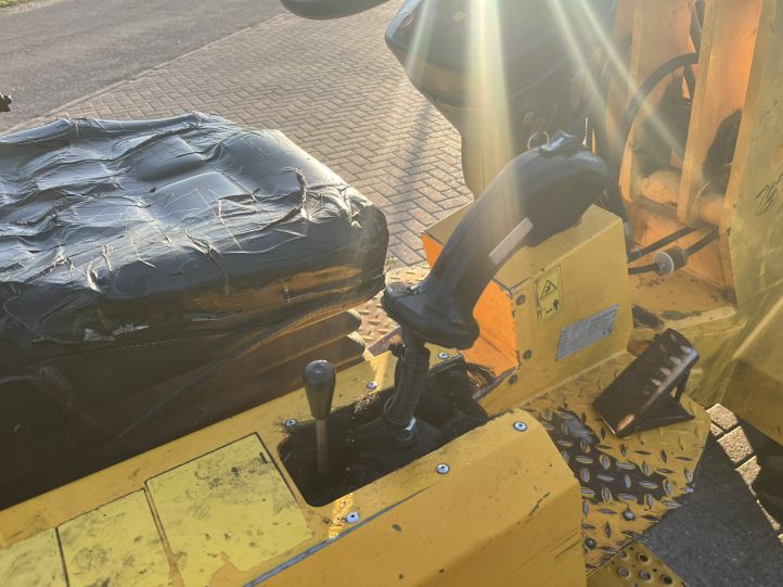 Giant V451 T Kniklader