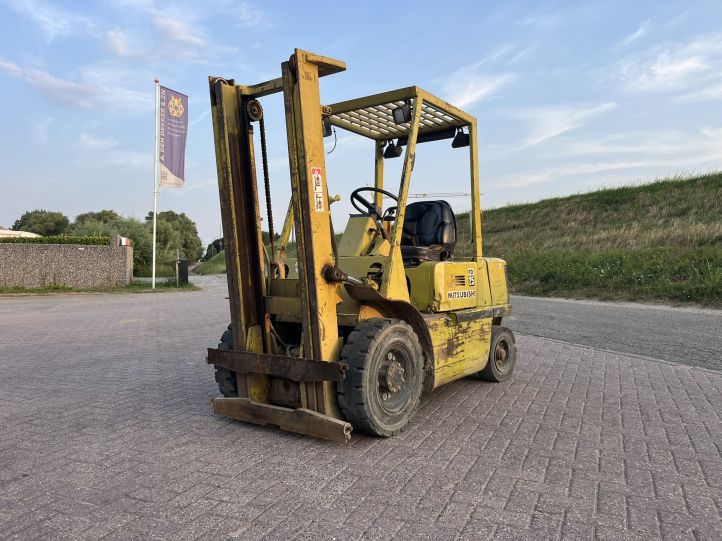 Mitsubishi FD 25 Heftruck
