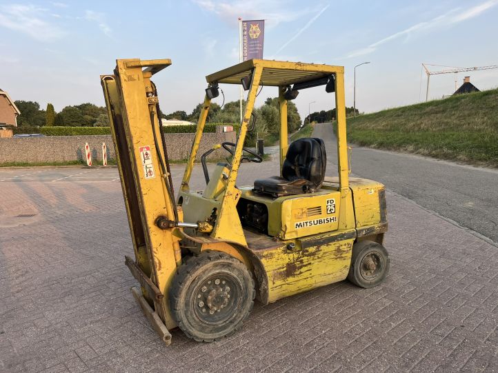 Mitsubishi FD 25 Heftruck