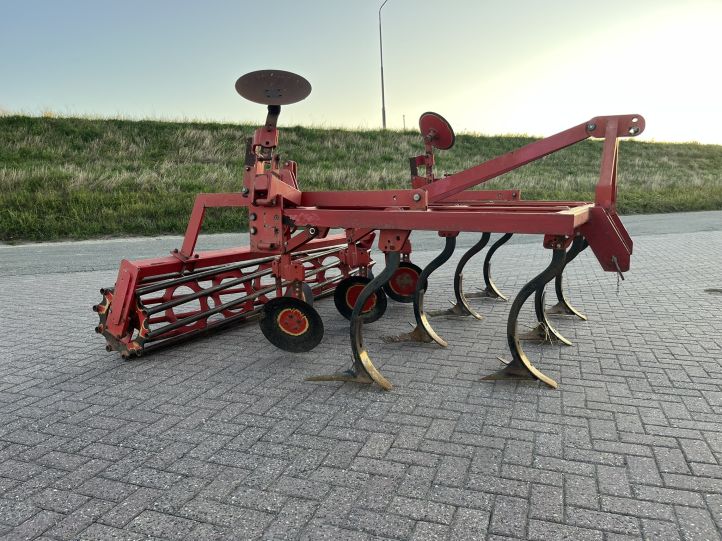 Knoche Cultivator