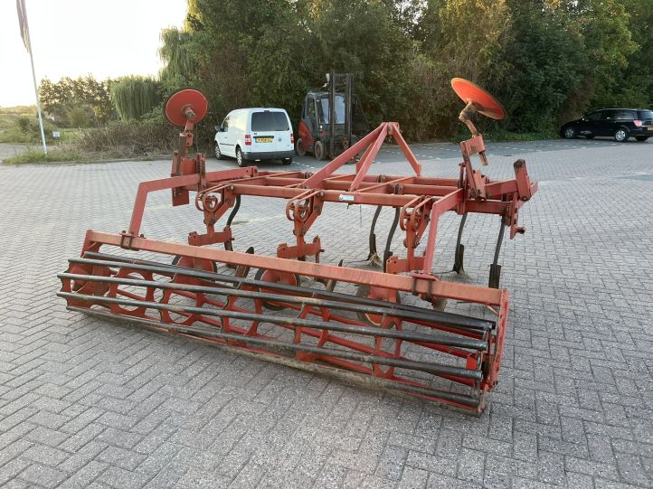 Knoche Cultivator
