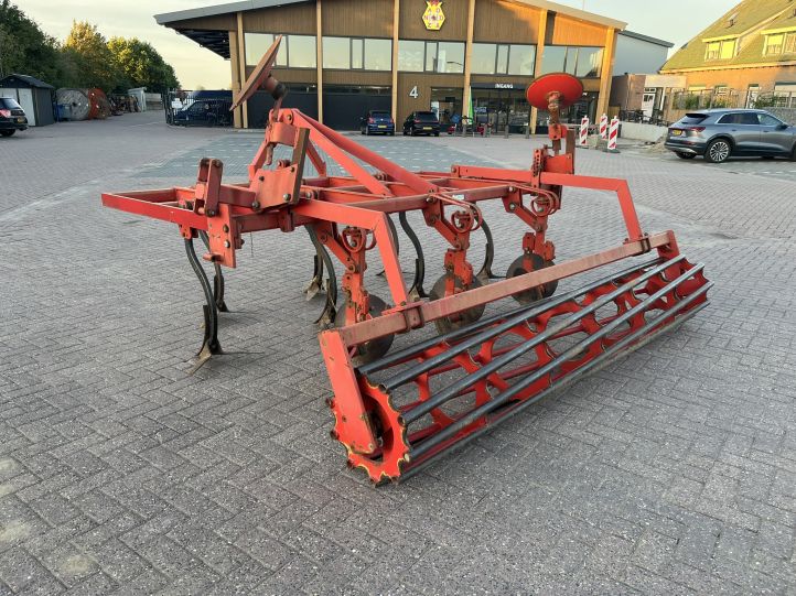 Knoche Cultivator