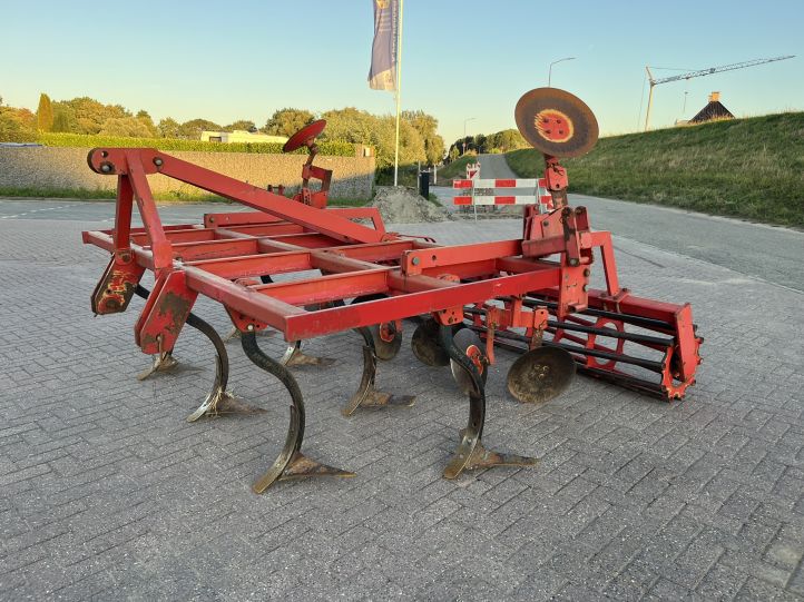 Knoche Cultivator
