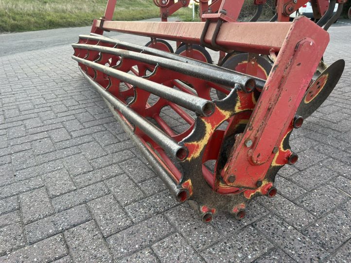 Knoche Cultivator